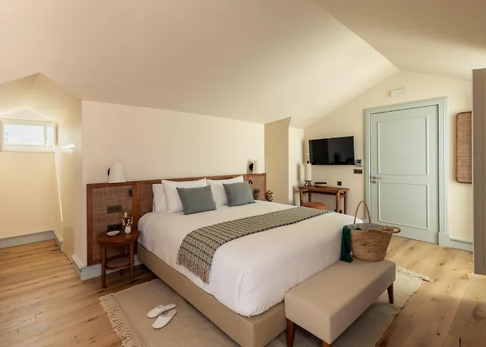 Hotel Palacio De Tavira, A Small Luxury Of The World